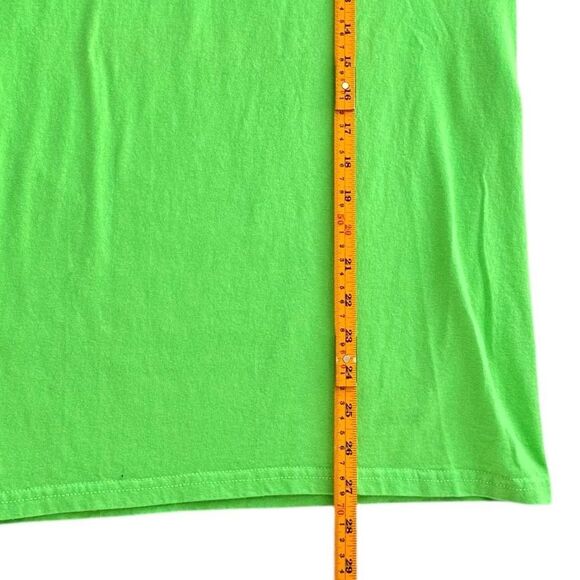 Gildan Recycling It’s Our World Green Crewneck Graphic Tee. Medium. - Picture 5 of 6